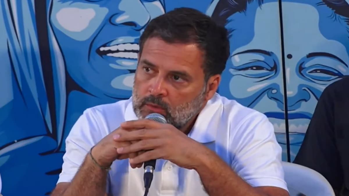 'इलेक्टोरल बॉन्ड दुनिया का सबसे बड़ा वसूली रैकेट', BJP पर जमकर बरसे राहुल गांधी