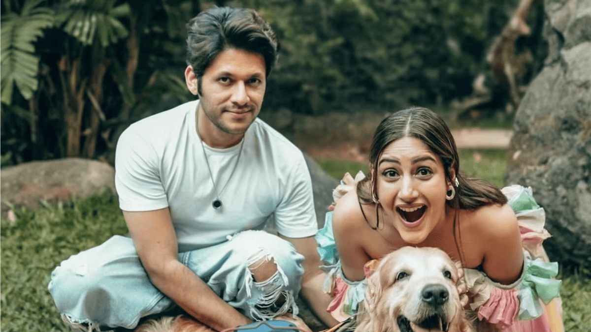 Surbhi Chandna ने सबके सामने पति से पूछा सवाल, क्या मेरे स्पेशल गिफ्ट पर गौर किया?