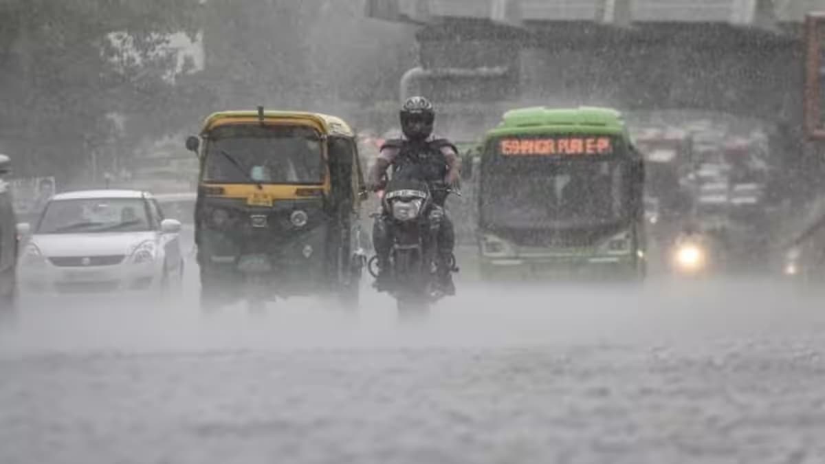 Aaj Ka Mausam: राजधानी दिल्ली में IMD ने जारी किया बारिश का येलो अलर्ट, जानें शिमला-मनाली में कैसा है मौसम