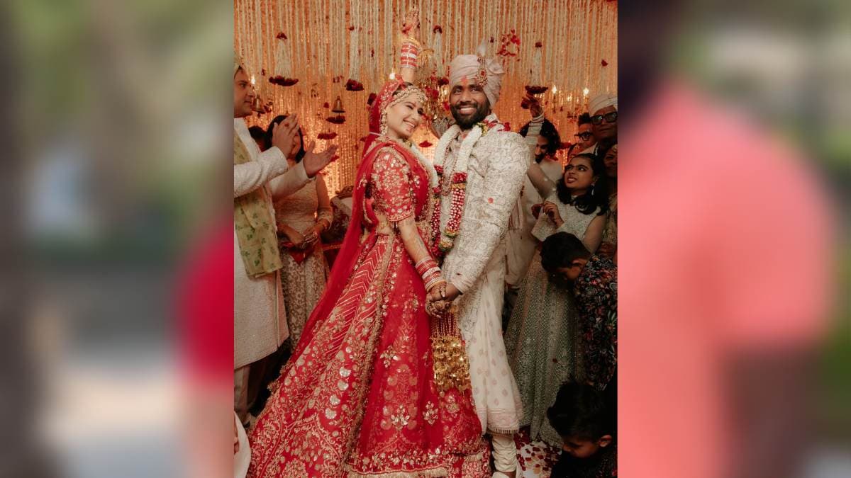 शादी के बाद Arti Singh ने दिया पहला पब्लिक अपीयरेंस, एक्ट्रेस को देख थम गईं फैंस की सांसें