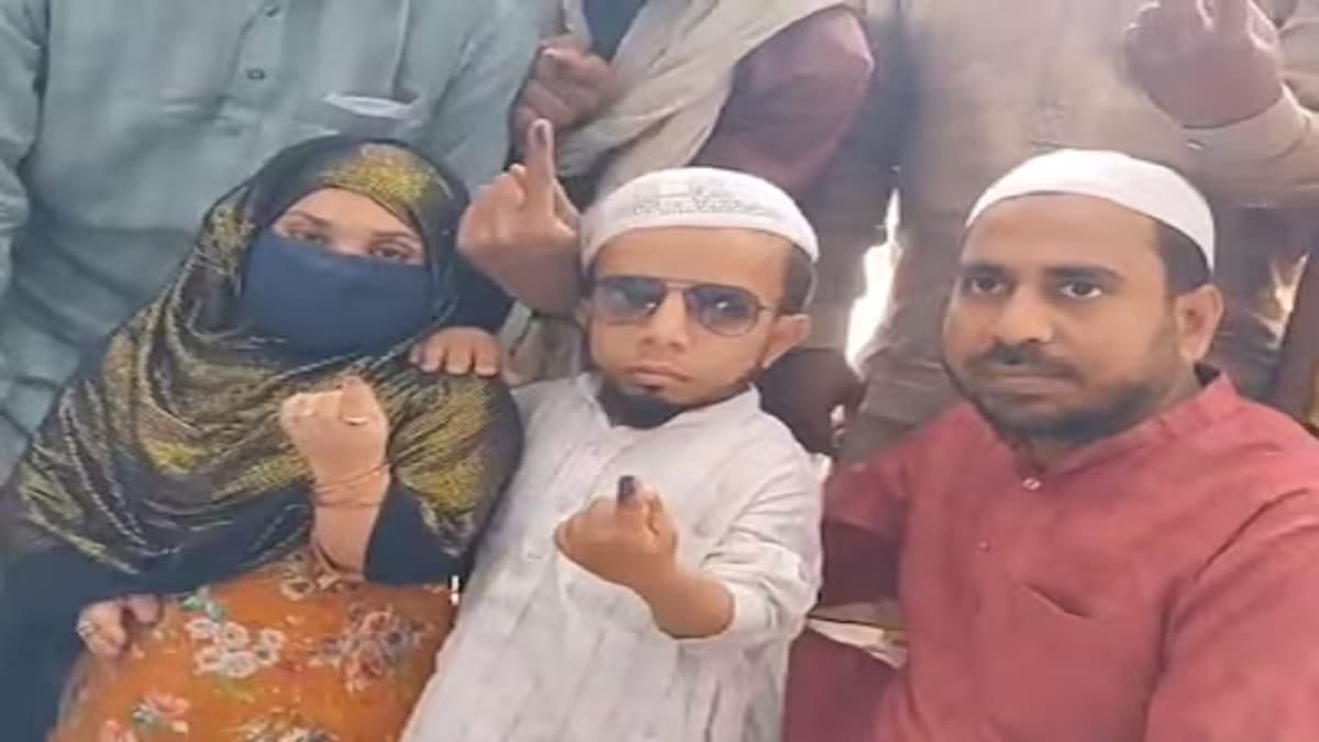शादी को लेकर चर्चाओं में रहे ढाई फीट के अजीम मंसूरी ने बेगम के साथ डाला वोट, इकरा को लेकर दिया बड़ा बयान