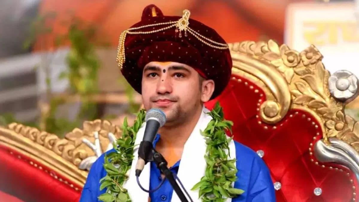 नवरात्रि व्रत में न करें ये 5 गलतियां, धीरेंद्र शास्त्री ने बताई मां दुर्गा के नाराज होने की वजह