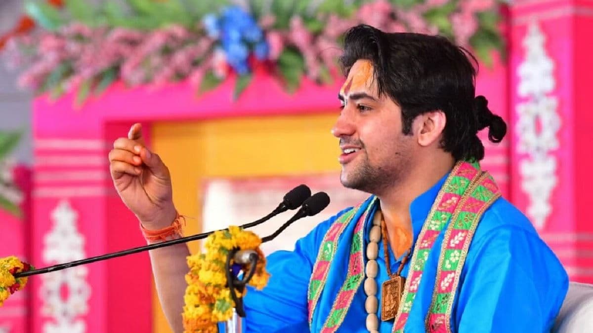घर से निकलने से पहले करें धीरेंद्र शास्त्री द्वारा बताएं ये 7 उपाय, मिलेगी सफलता!