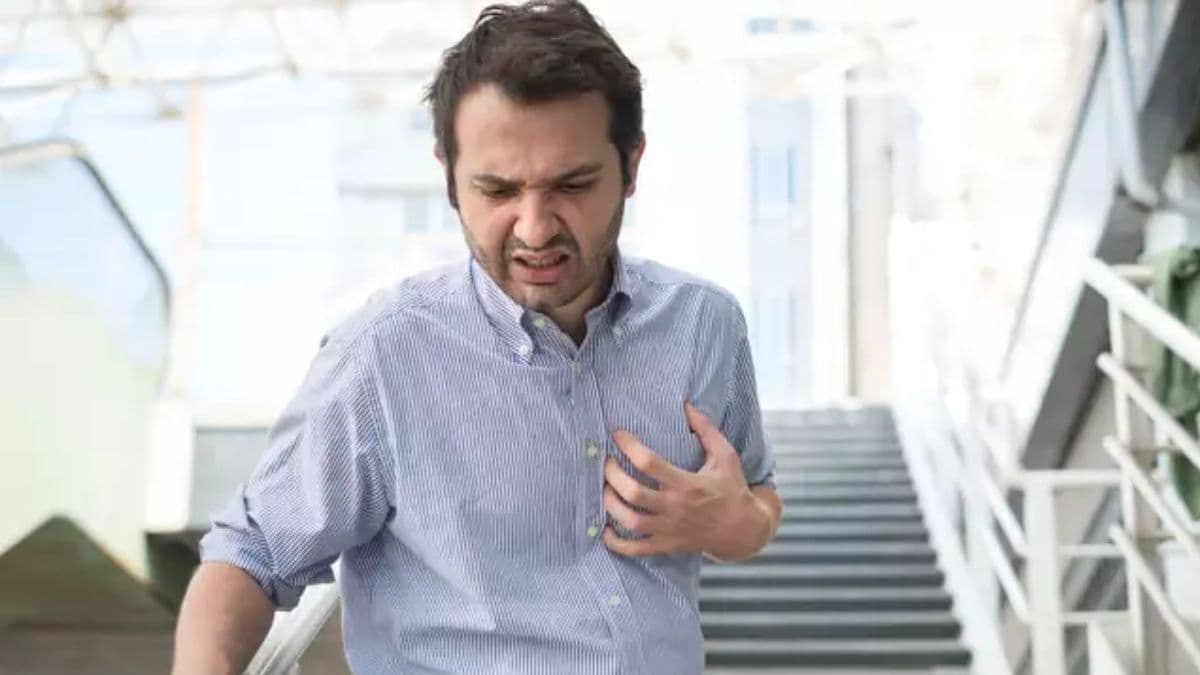 10 सीढ़ी चढ़ने में छूट जाता है पसीना तो अपनाएं ये टिप्स, शरीर बन जाएगा टिप-टॉप