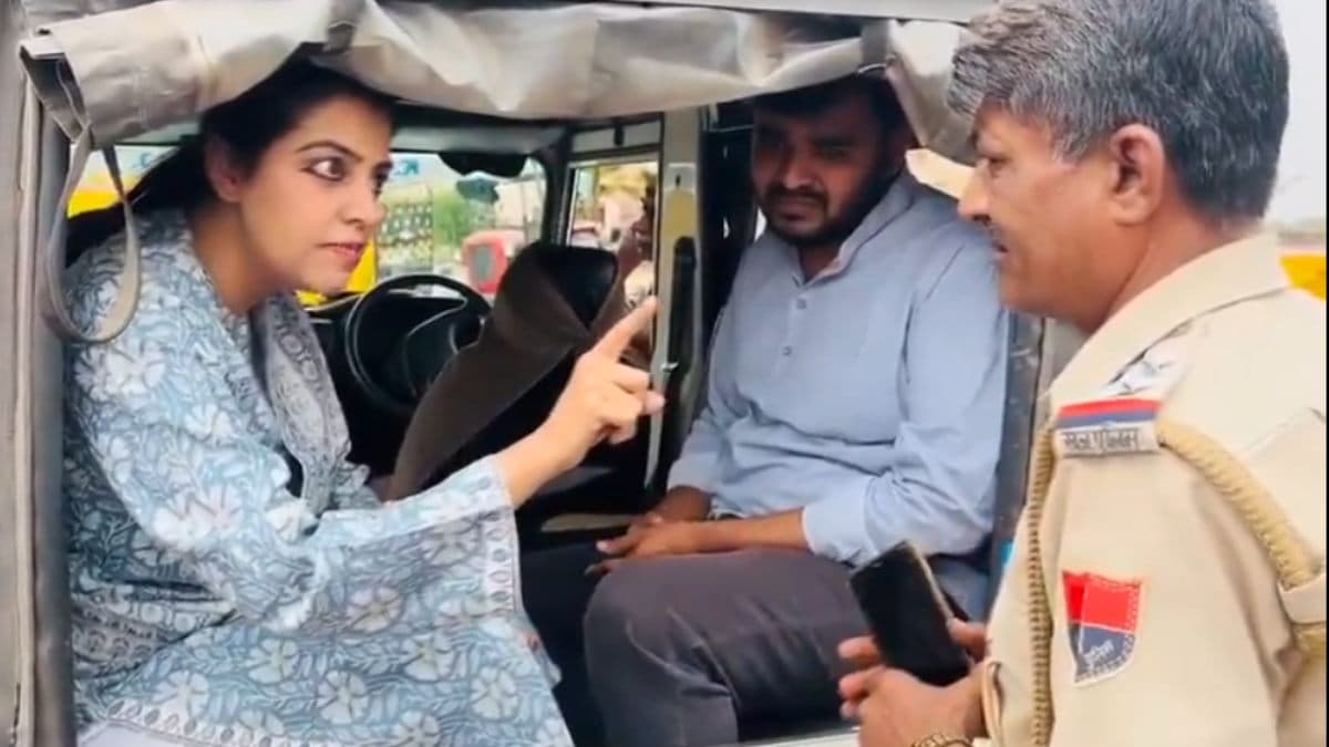 कांग्रेस नेता दिव्या मदेरणा बिफरीं, पुलिस की जीप में बैठकर दिखाए तेवर, Video Viral