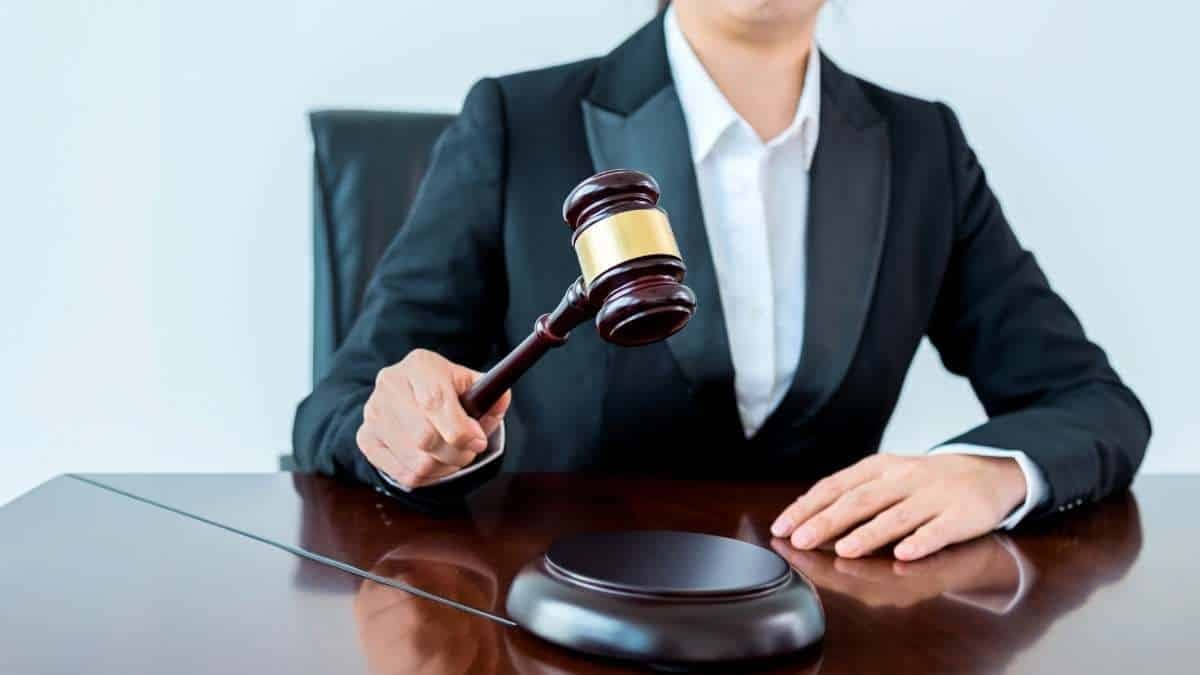 मह‍िला जज भी सेफ नहीं! अध‍िकारी पर लगाए यौन उत्‍पीड़न के आरोप, अब म‍िली जान से मारने की धमकी 