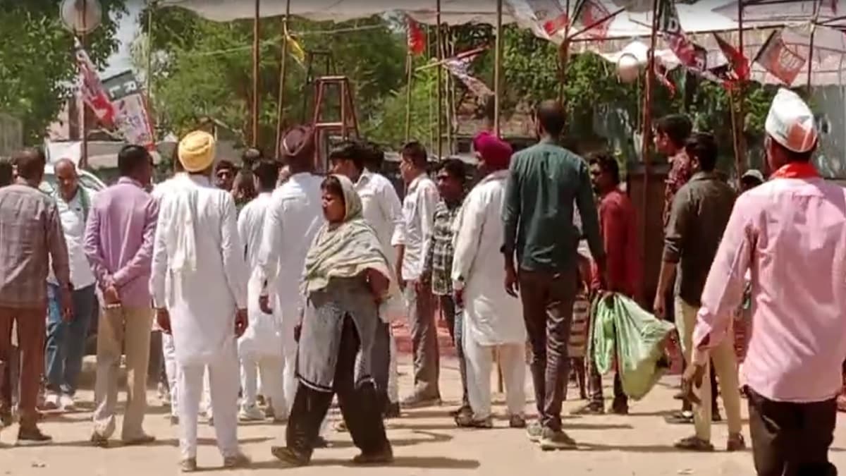 जयंत चौधरी की रैली में जमकर चले लात-घूंसे, RLD समर्थकों ने बीजेपी कार्यकर्ता को पीटा