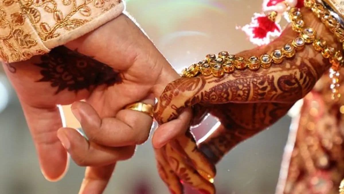 अनोखी परंपरा... शादी में प्राइवेट पार्ट की पूजा से लेकर एक दूसरे को गाली देने का है रिवाज! जानें धार्मिक मान्यता