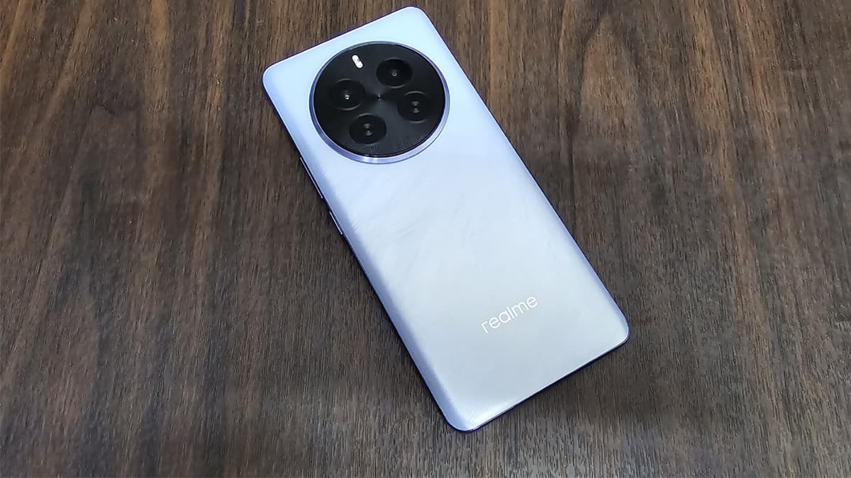 कैमरे से लेकर परफॉरमेंस के मामले में कैसा है नया Realme P1 Pro स्मार्टफोन? जानें