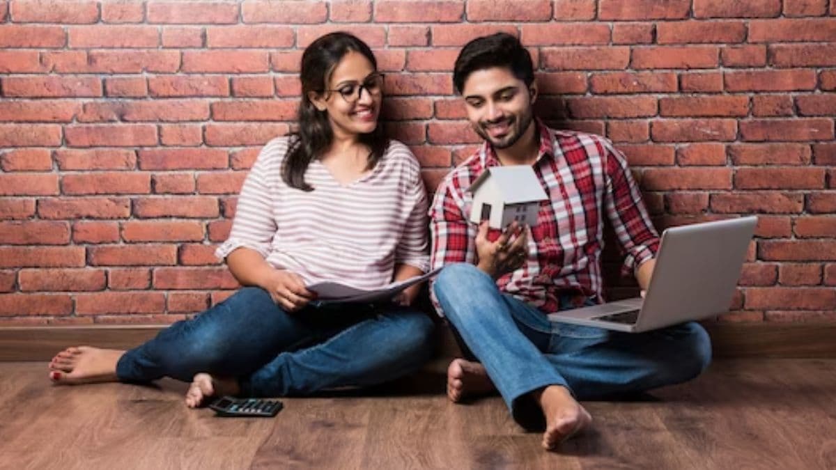 Relationship Tips: अलग-अलग क्यों होना चाहिए पति-पत्नी का बैंक खाता? जानें 3 वजह