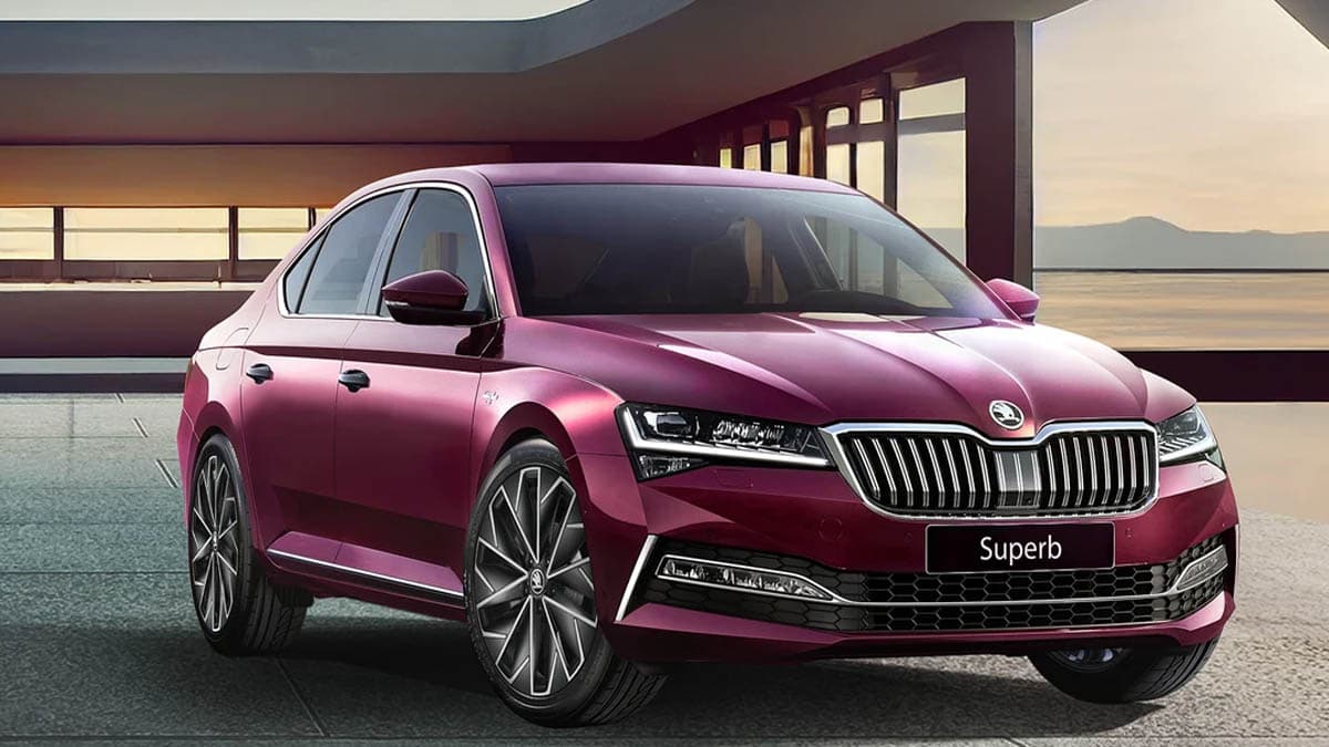 9 एयरबैग्स के साथ नई Skoda Superb हुई लॉन्च, Audi-BMW से भी है महंगी