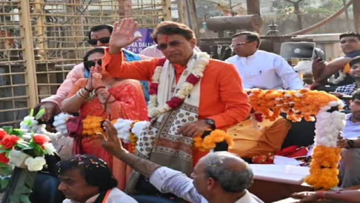 BJP के 'राम' की रैली में हुई घटना, 'सीता' और 'लक्ष्मण' के सामने दर्जनों की जेबें साफ