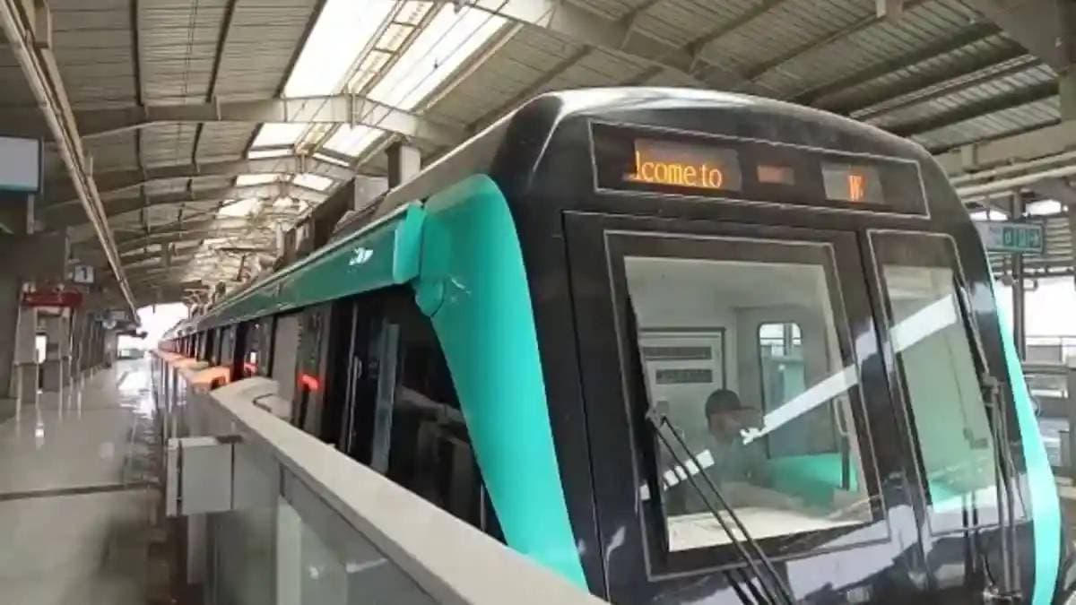 मेट्रो कोच वाला रेस्त्रां हो रहा है वायरल, क्या अब ट्रैवल करते हुए कर सकेंगे पार्टी?