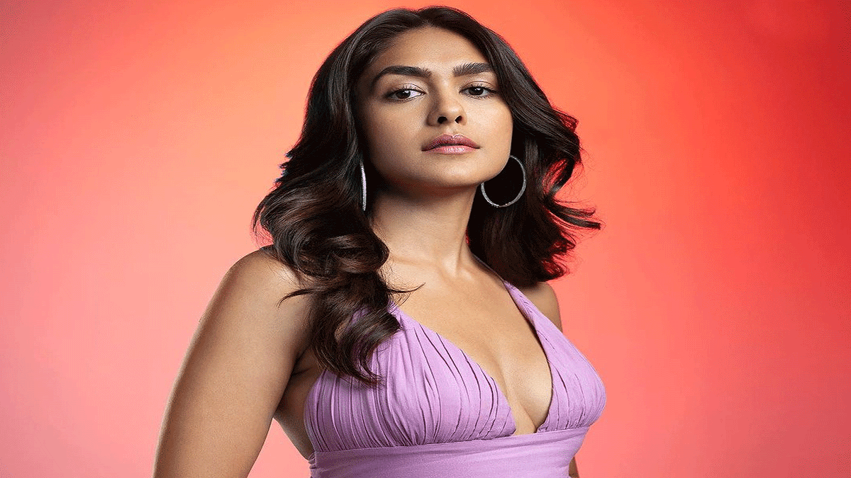 mrunal thakur