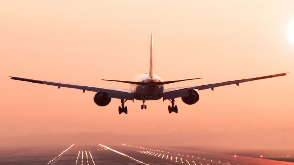 Air India पर आई आफत! अचानक Sick Leave पर गए पायलट-क्रू मेंबर्स, 70 से ज्यादा फ्लाइट कैंसिल