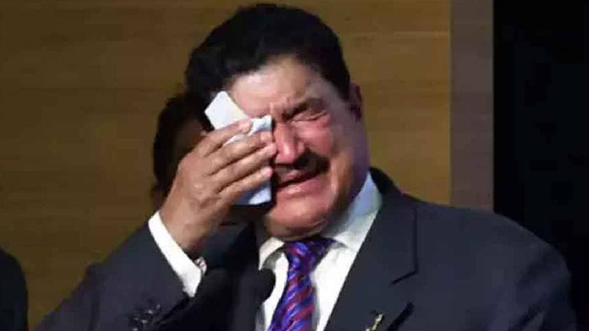 18 हजार करोड़ की संपत्ति और बुर्ज खलीफा में खुद के फ्लोर होने के बावजूद, क्यों 74 रुपए में बेचनी पड़ी कंपनी
