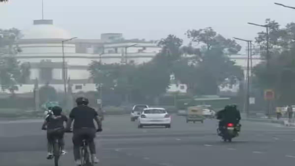 दिल्ली में आज शाम धूल भरी आंधी के साथ बारिश की संभावना, IMD ने जारी किया अपडेट