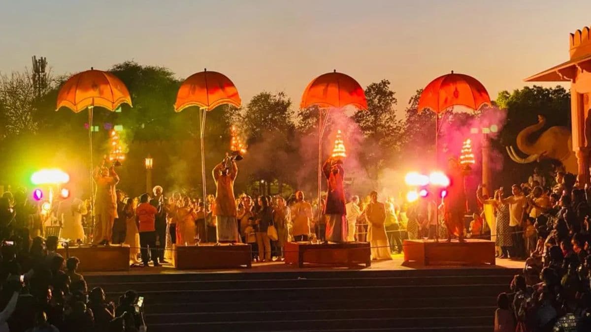 दिल्ली के वासुदेव घाट पर रविवार और मंगलवार को होती है यमुना आरती, दिखता है अद्भुत नजारा