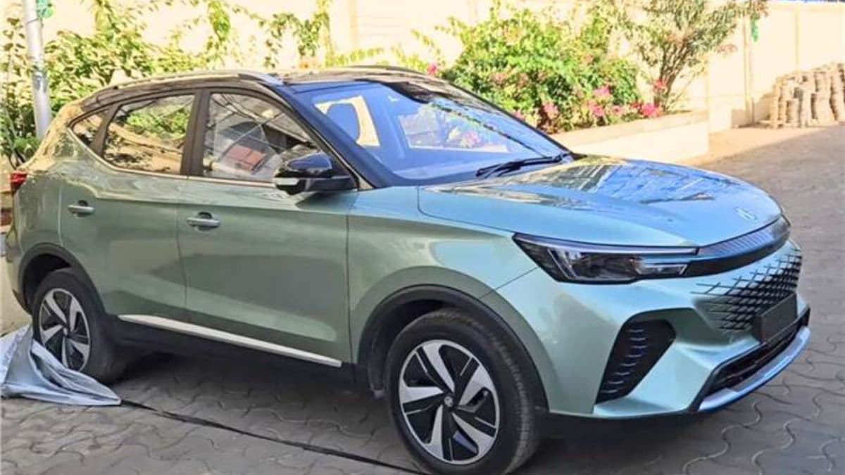 MG की नई SUV टेस्टिंग के दौरान हुई स्पॉट, स्मार्ट फीचर्स और फ्यूचरिस्टिक लुक