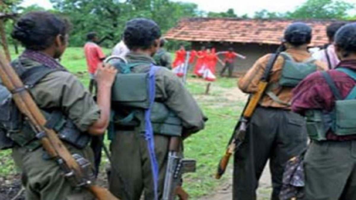 बीजापुर में नक्सलियों ने कुल्हाड़ी से किया हमला, चावल बांट रहे कांग्रेस नेता को उतारा मौत के घाट