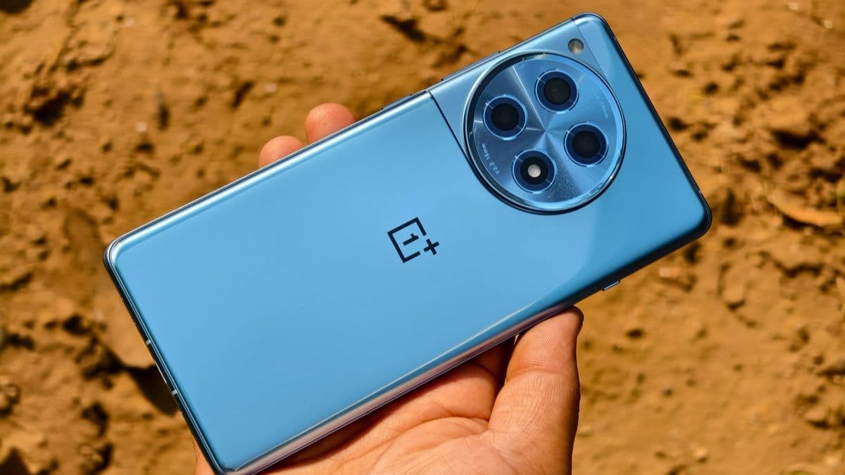 OnePlus 12R के फिर ग‍िरे Price, मिल रही है हजारों रुपये की छूट!