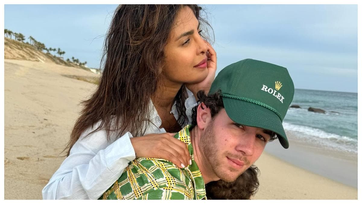 Priyanka Chopra ने बिस्तर से शेयर की गजब की फोटो, बोलीं- मेरे साथ है Someone स्पेशल, पहचाना कौन?