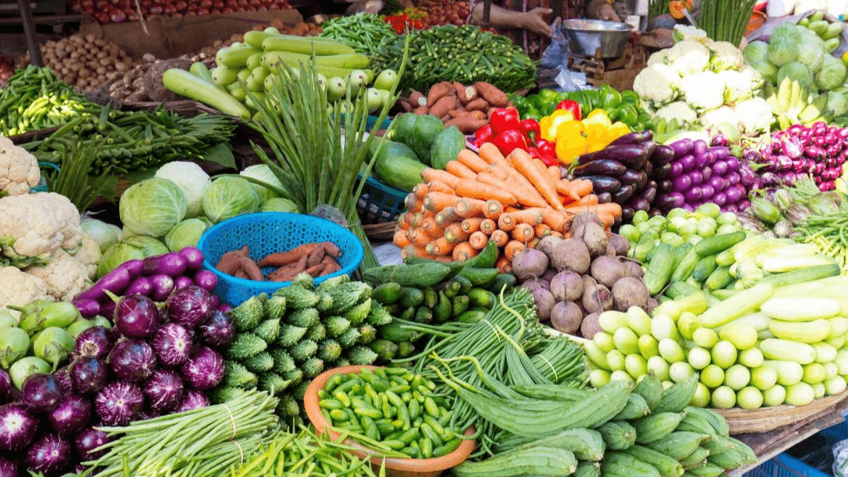 Vegetable Prices Today: टमाटर सस्ते तो कहीं महंगी हुई हरी सब्जियां; दिल्ली, नोएडा समेत आपके यहां कितने में बिक रही सब्जी?