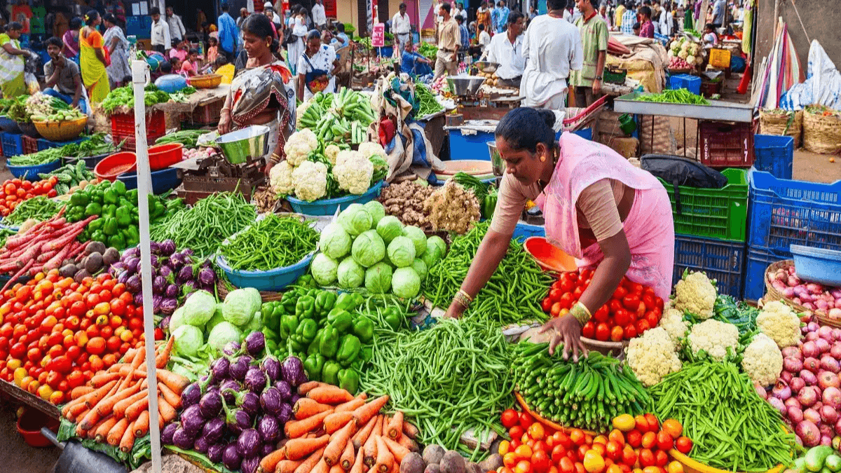 Vegetable Prices Today: सब्जियों के दाम ढीली कर सकते हैं जेब, जानें आज का लेटेस्ट रेट