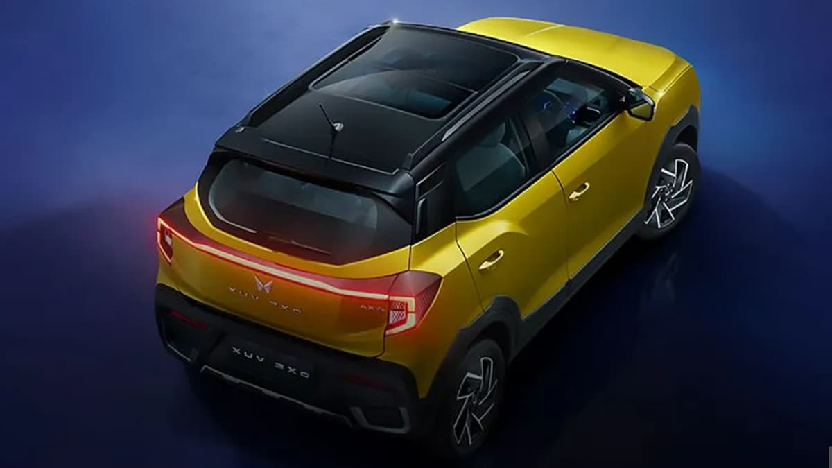 XUV300