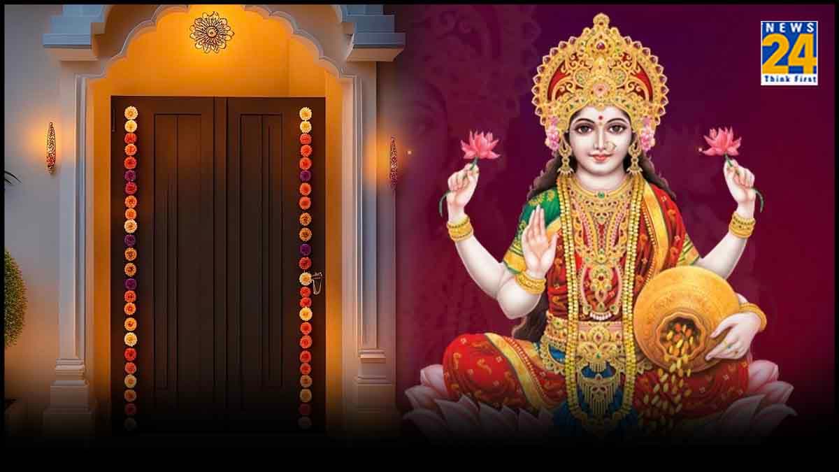 मेन गेट को इस समय न करें बंद, घर में मां लक्ष्मी का होता है आगमन