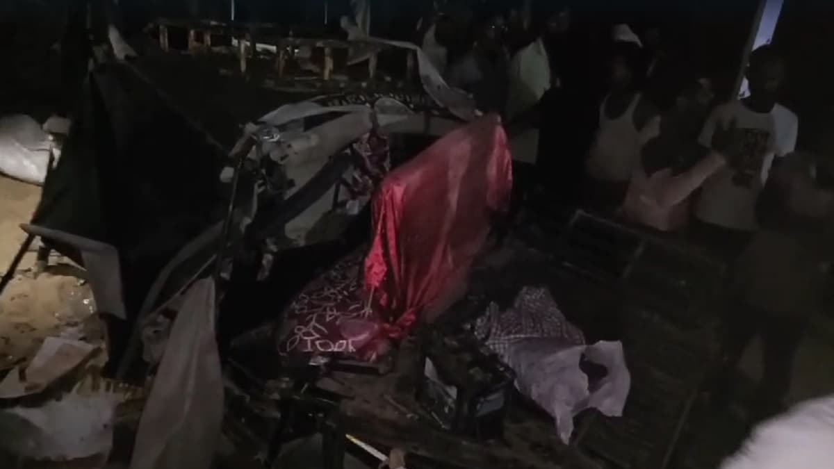 बिहार में बड़ा हादसा, ट्रक की टक्कर से टेंपो के उड़े परखच्चे, 3 की मौत, 6 घायल
