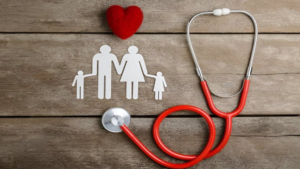 हेल्थ इंश्योरेंस कितने रुपये का रहेगा काफी? इन 5 टिप्स को ध्यान में रखकर खरीदें बीमा