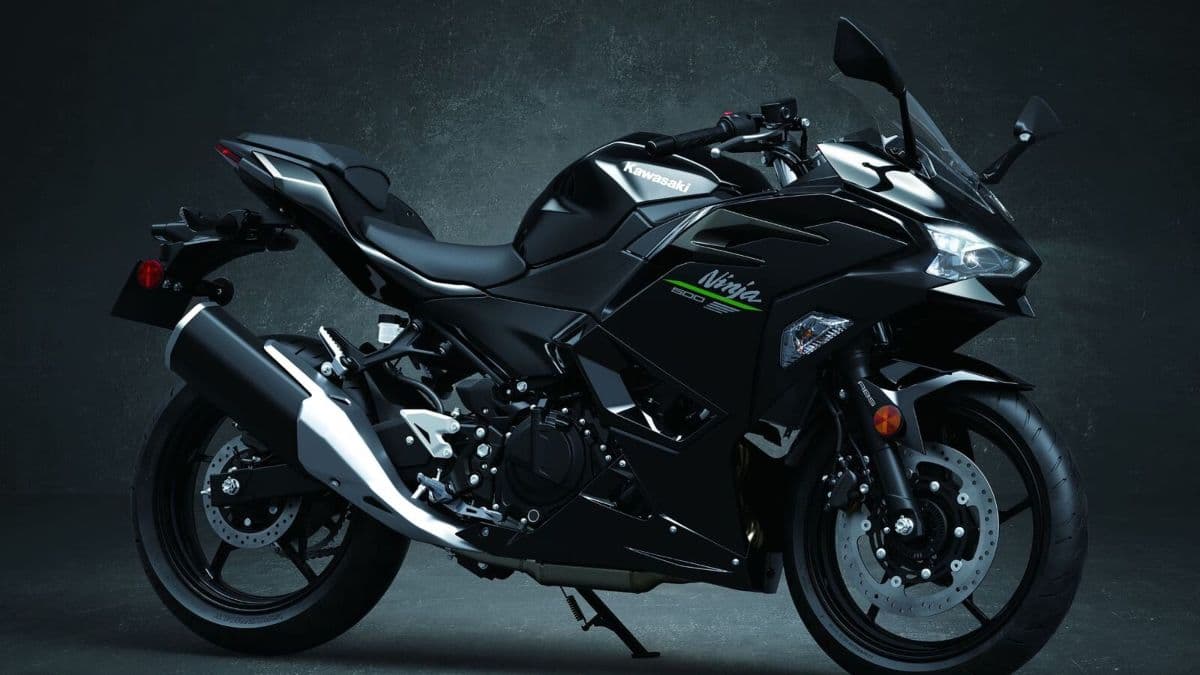 सुपर बाइक Ninja 400 डिस्कंटीन्यू, अब इन दो बाइक्स को खरीदने का है ऑप्शन