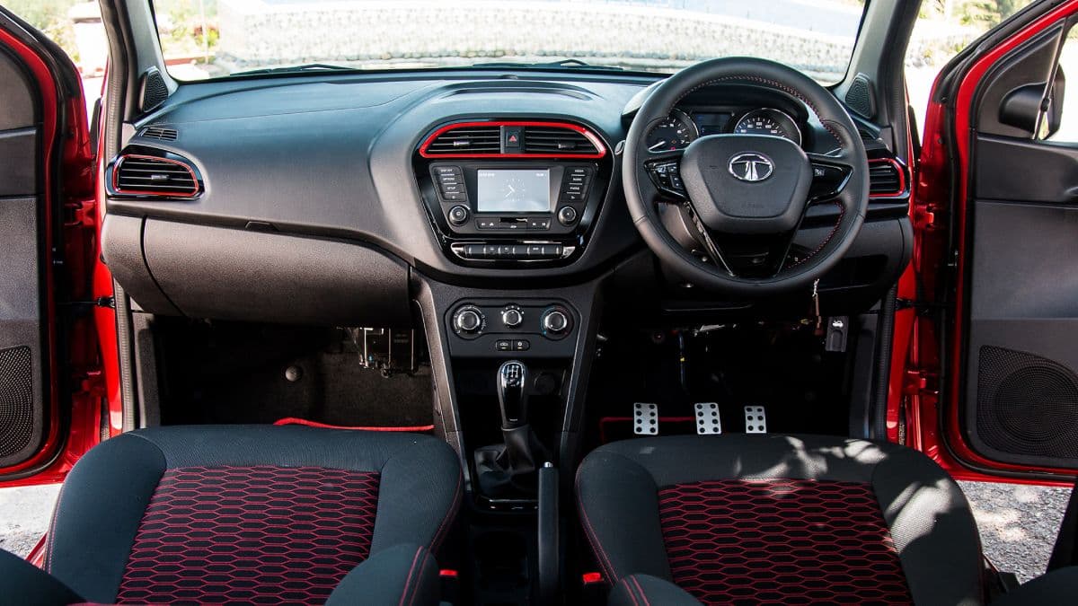 2.75 लाख में मिल रही Hyundai i20, Alto की कीमत 2.85 लाख