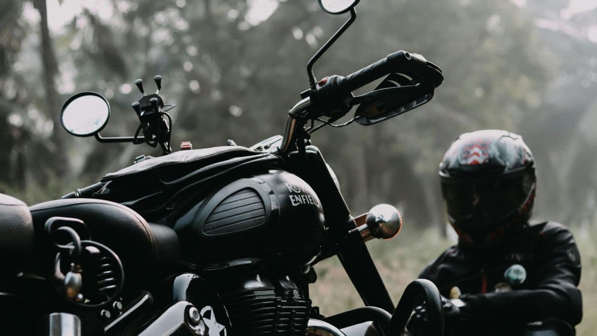 Royal Enfield की इस बाइक की हो रही सबसे ज्यादा सेल, 32 की माइलेज और 13 लीटर का फ्यूल टैंक