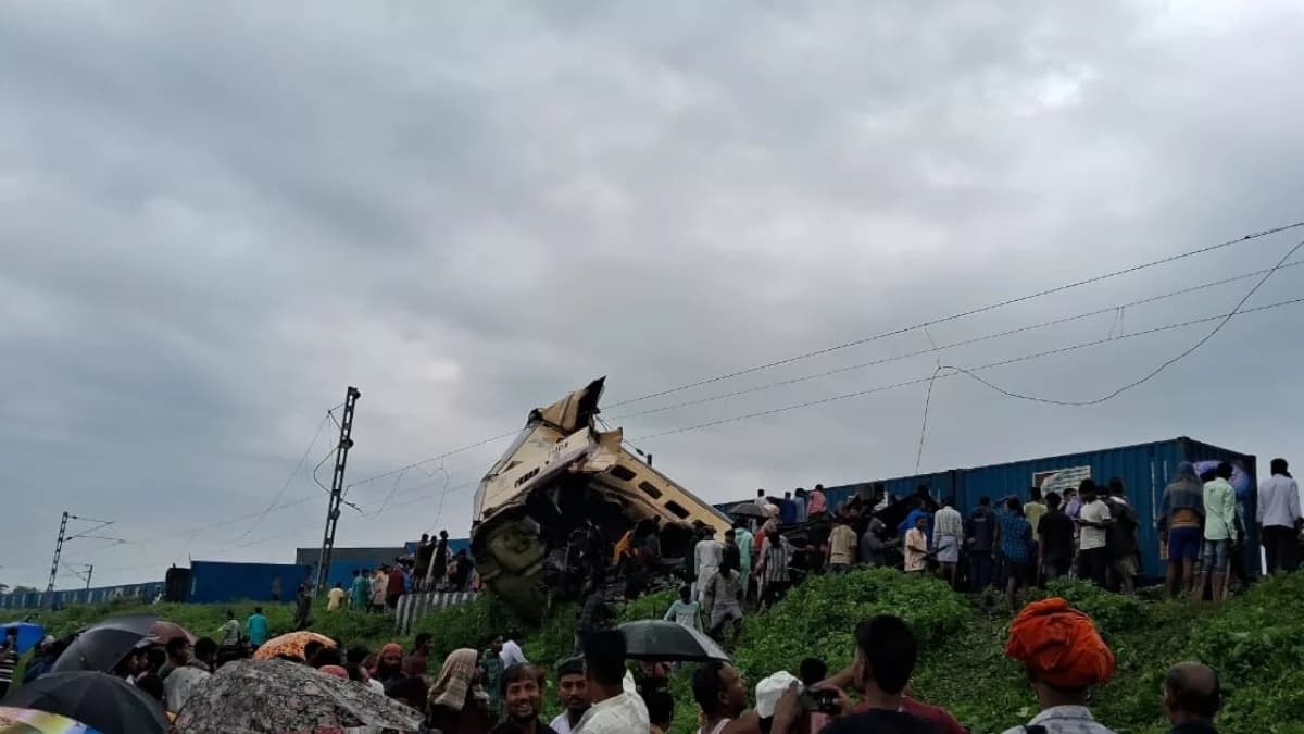 Kanchanjungha Express Accident: कंचनजंगा एक्सप्रेस हादसे में मरने वालों की संख्या 15 हुई, घटना स्थल के लिए रवाना हुए रेल मंत्री