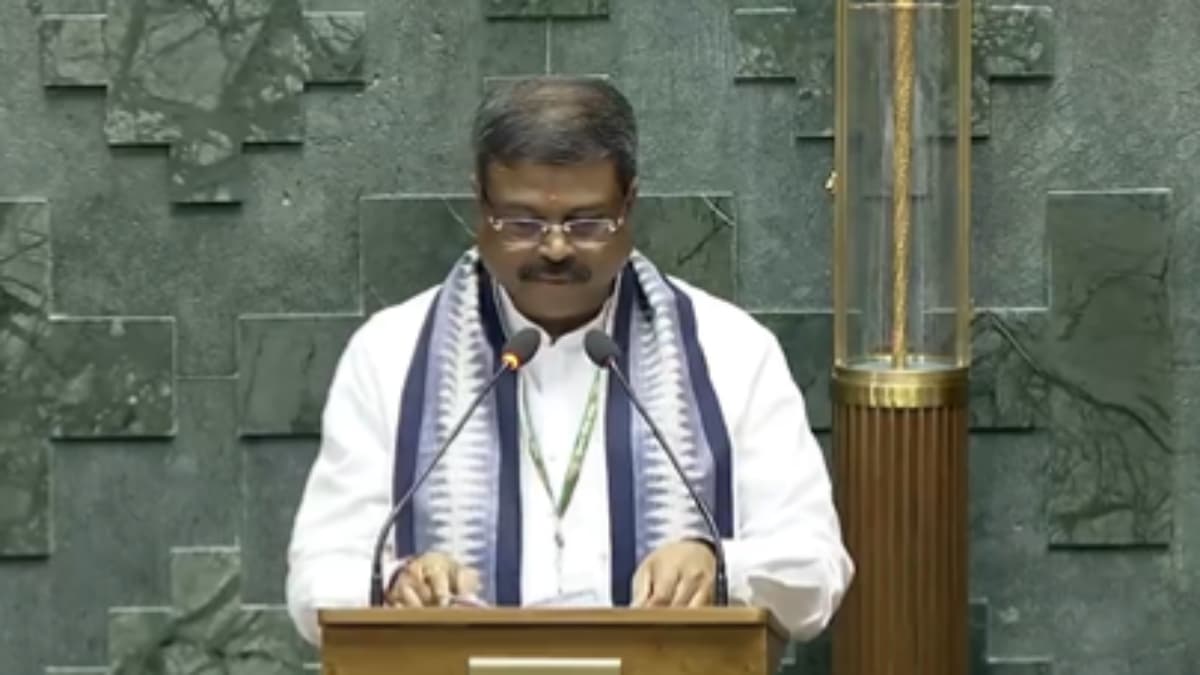 'NEET…NEET…NEET', शिक्षा मंत्री धर्मेंद्र प्रधान शपथ लेने पहुंचे तो अचानक क्‍यों आने लगीं ये आवाजें