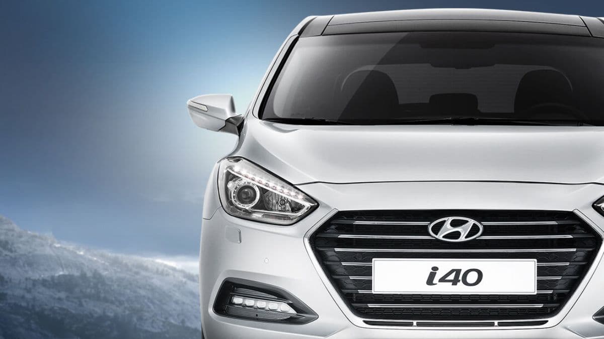 Hyundai i40 हैचबैक कार, Fronx से कैसे अलग? 45 लीटर का फ्यूल टैंक और 16 इंच के अलॉय व्हील