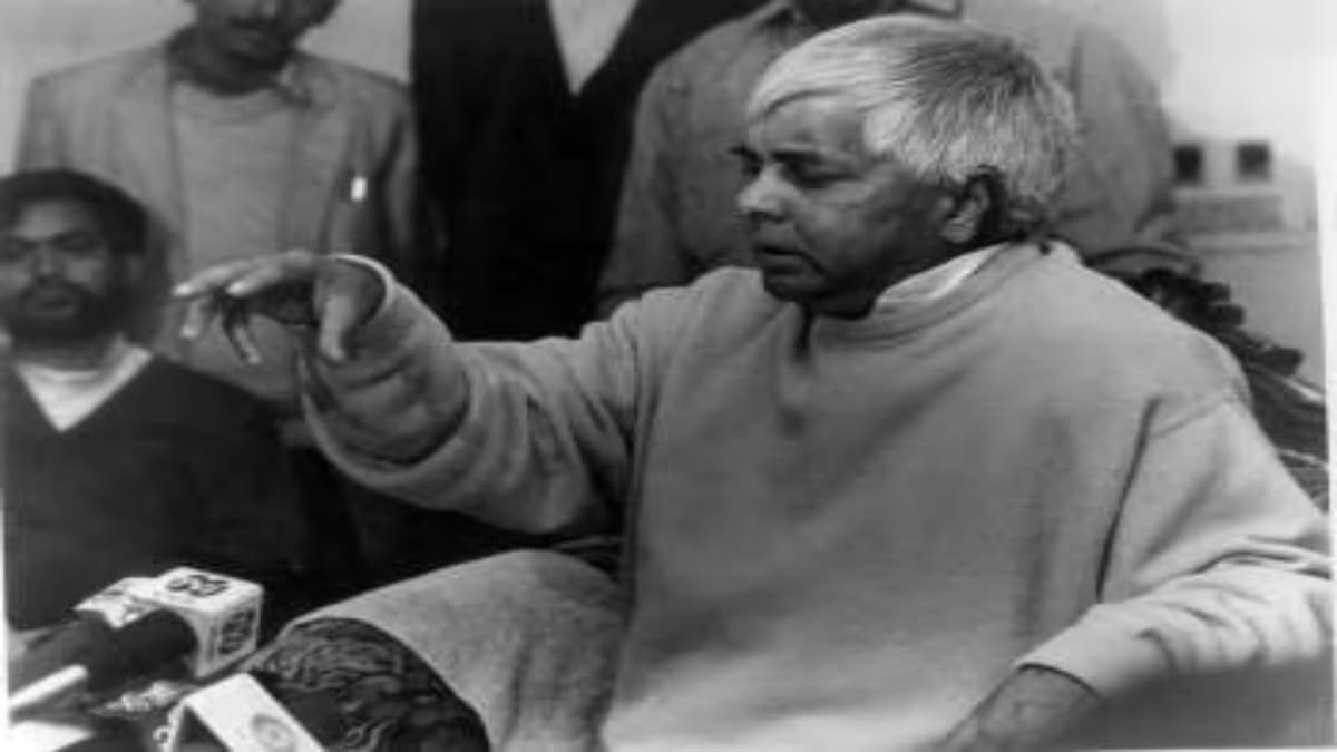 Lalu Yadav Birthday: कुएं में फेंक दिया हींग वाले का झोला, JP ने 200 रुपये दिये तो खूब रोए, पढ़ें अनछुए किस्से