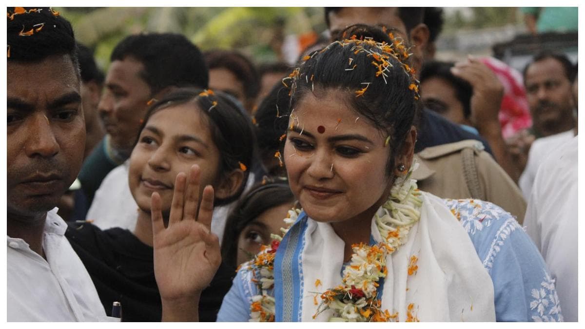 धार्मिक भावनाओं को ठेस पहुंचा लाइमलाइट में आई थी Saayoni Ghosh, अब BJP को हराकर फिर बटोर रही सुर्खियां
