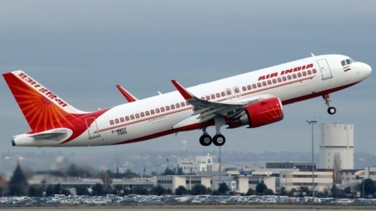 फ्लाइट में बम की धमकी देने वाला निकला 13 साल का बच्चा, वजह सुनकर उड़ जाएंगे आपके भी होश