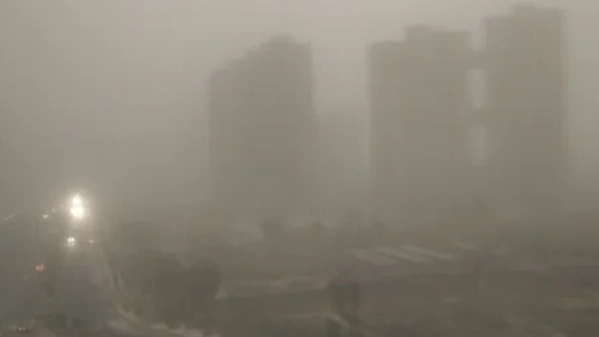 दिल्ली NCR में चली धूल भरी आंधी, बारिश का अलर्ट, जानें कब मिलेगी गर्मी से राहत?