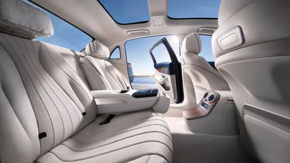 'भाभी जी' का Mercedes की इस कार पर आया 'दिल', 7 सेकंड में पकड़ती है स्पीड, जानें कीमत