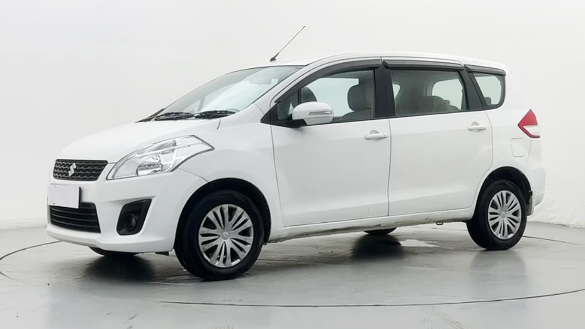 आधी कीमत में खरीदें 7 सीटर कार! Maruti Ertiga से लेकर Toyota Innova लिस्ट में शामिल