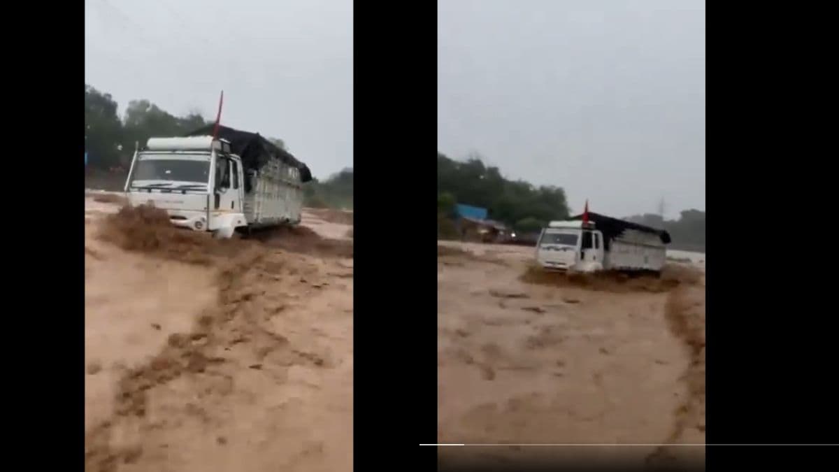 जलमग्न हुई सड़कें, तेज बहाव में बह गया कांवड़ियों का ट्रक, Video Viral