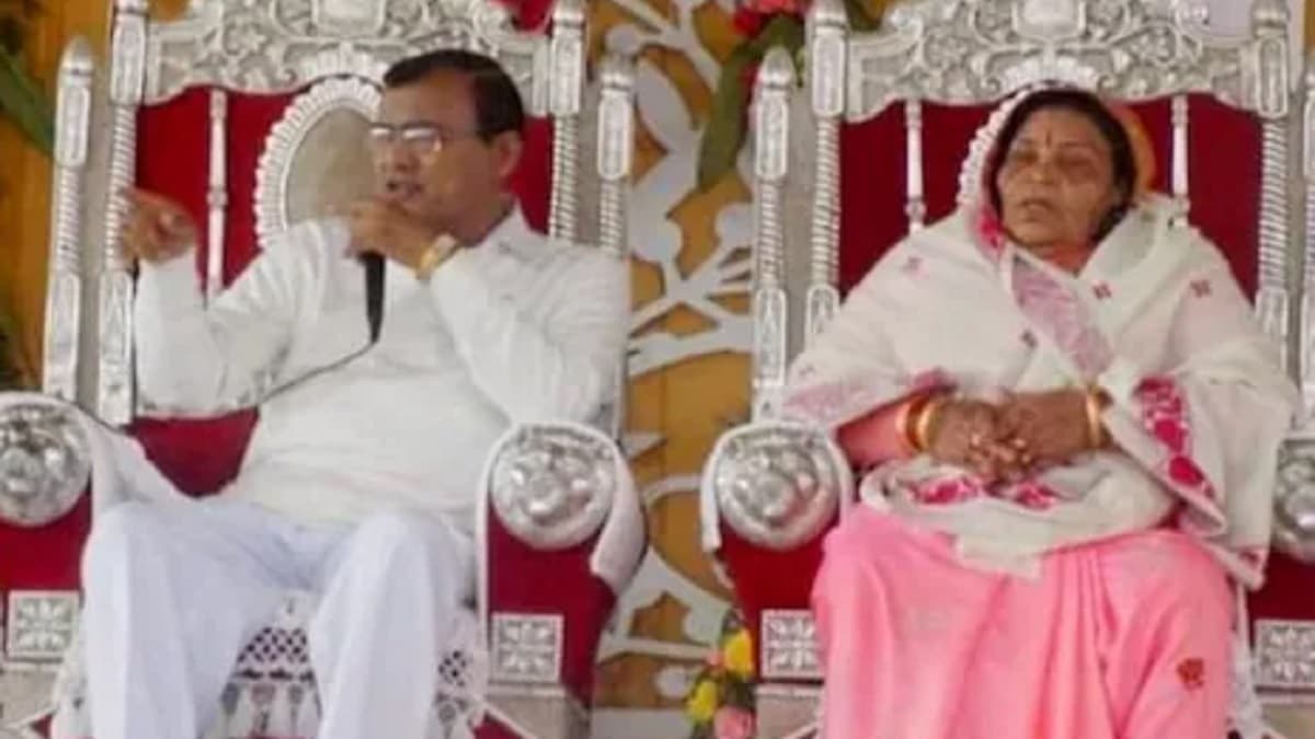 हाथरस भगदड़ केस में 3200 पेज की चार्जशीट से 'भोले बाबा' गायब, आरोपियों में 2 महिलाएं,121 की मौत का जिम्मेदार कौन?
