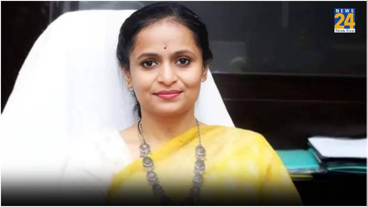 540 करोड़ के घोटाले में फंसी रानू साहू कौन? पहले DSP फिर बनीं IAS अधिकारी, विवादों से रहा नाता