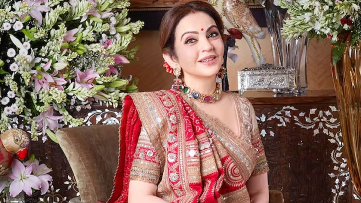 'मेहमानों को संगीत में इतना व्यस्त रखें कि वे फोन न देखें', जानें नीता अंबानी ने सितार वादक से क्या कहा था?