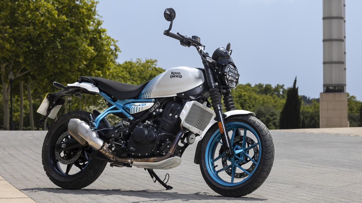 Royal Enfield Guerrilla 450: सिर्फ 2.39 लाख में आई सबसे पावरफुल बाइक, अचानक ब्रेक लगाने पर नहीं गिरेगी