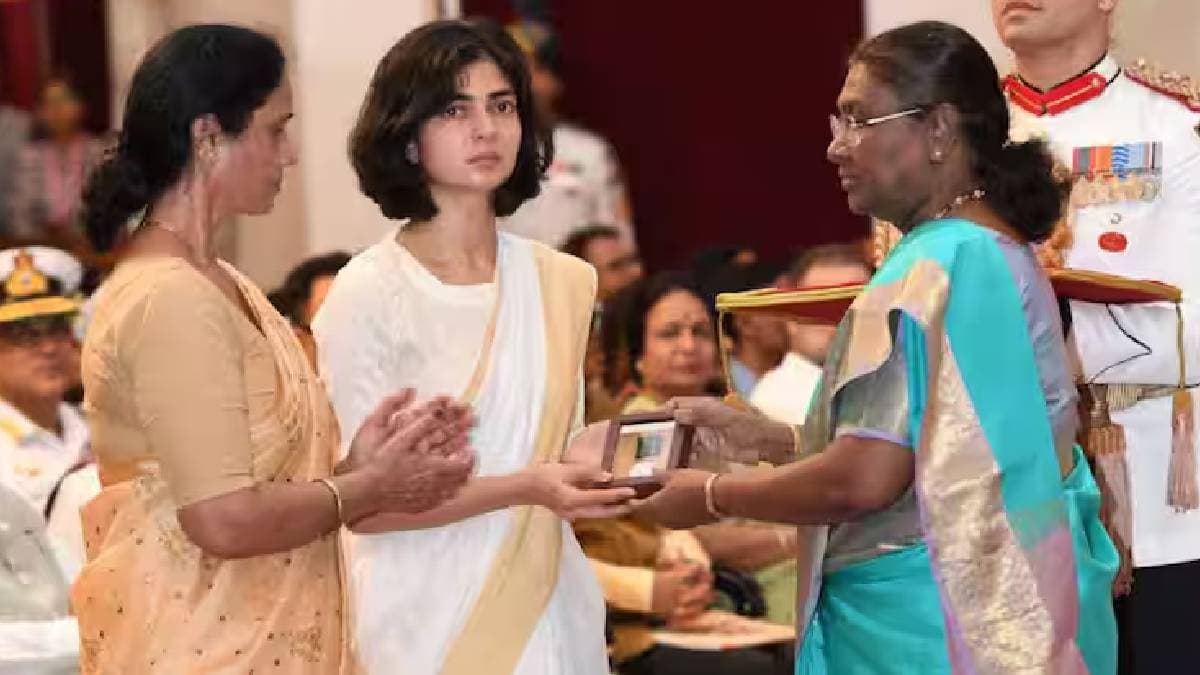 दिवंगत कैप्टन की पत्नी की तस्वीर पर गंदे-गंदे कमेंट, महिला आयोग की मांग-गिरफ्तार हों हैवान